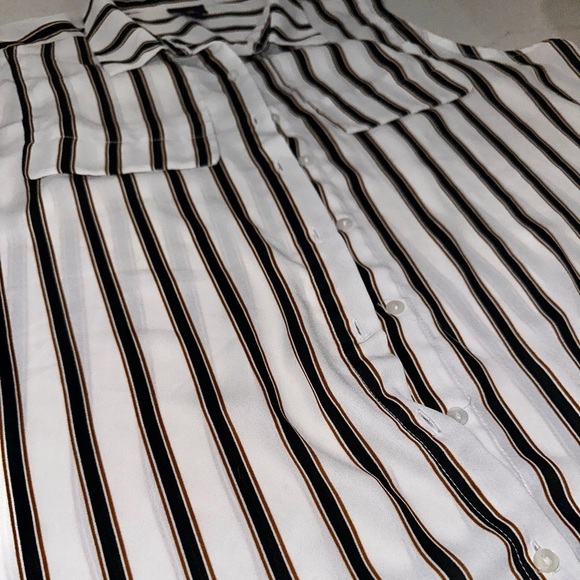 Sheer stripped button down collard tank - Picture 4 of 11